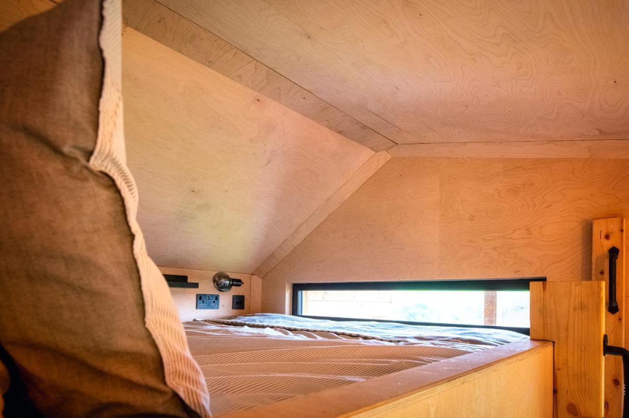 Luxury Glamping Cabin With Outdoor Bath On Cornish Flower Farm 트루로 외부 사진