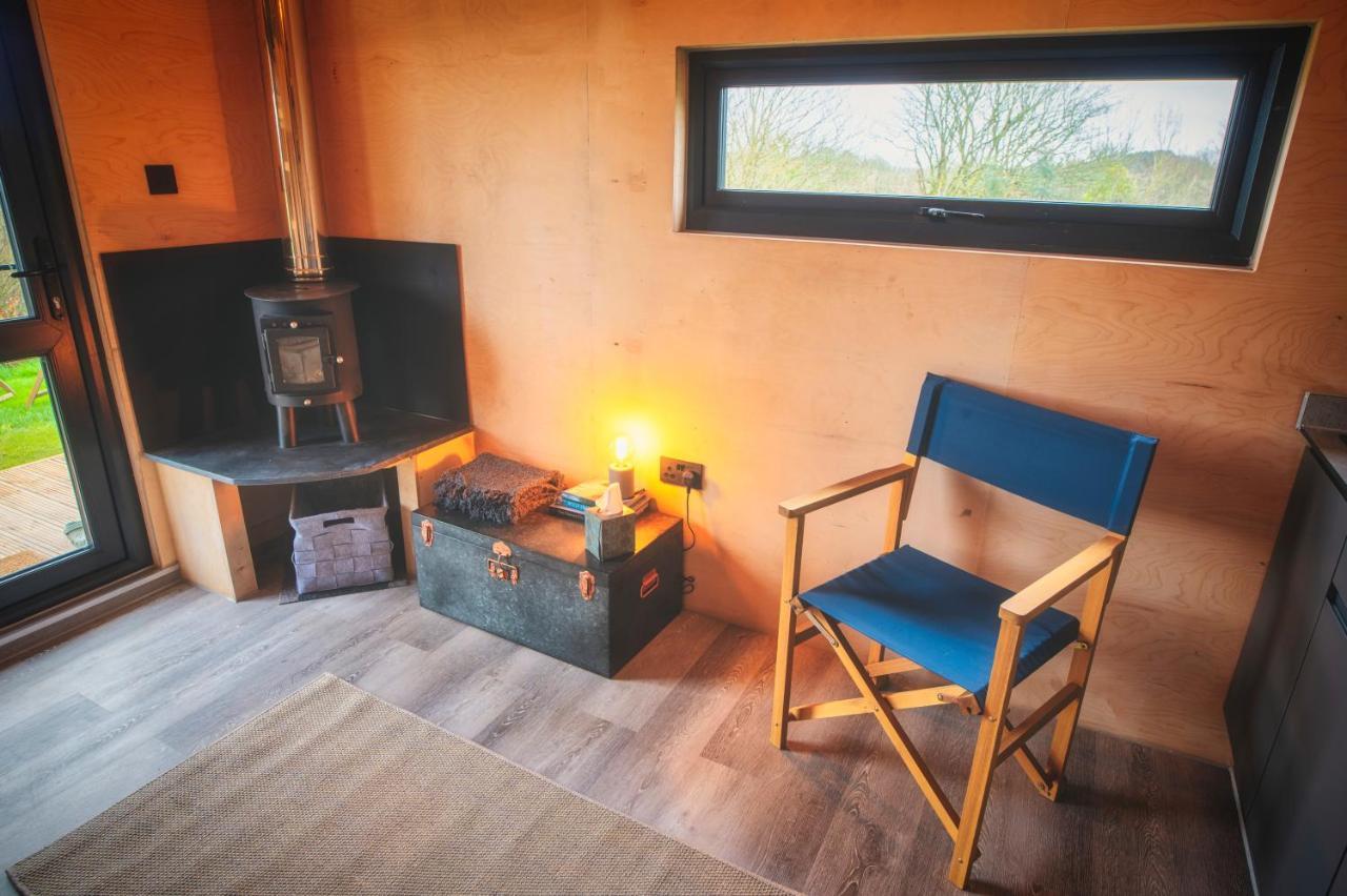 Luxury Glamping Cabin With Outdoor Bath On Cornish Flower Farm 트루로 외부 사진