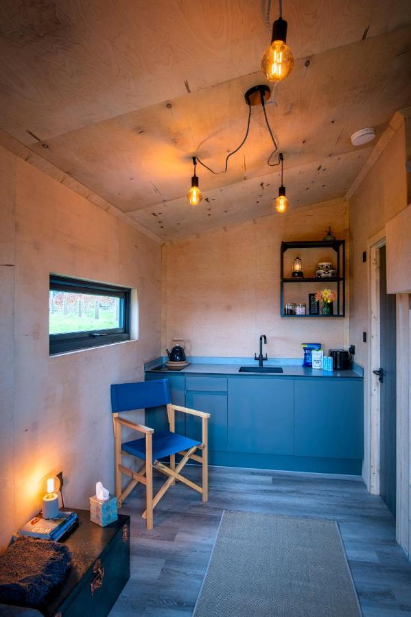 Luxury Glamping Cabin With Outdoor Bath On Cornish Flower Farm 트루로 외부 사진