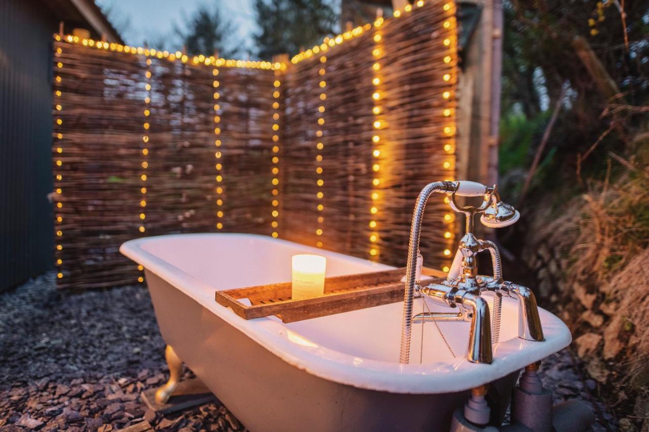 Luxury Glamping Cabin With Outdoor Bath On Cornish Flower Farm 트루로 외부 사진