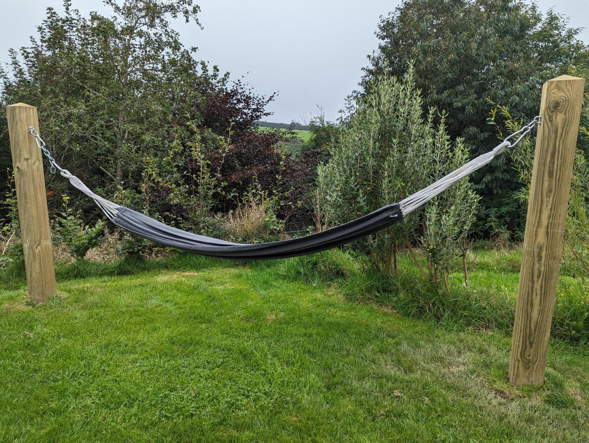 Luxury Glamping Cabin With Outdoor Bath On Cornish Flower Farm 트루로 외부 사진