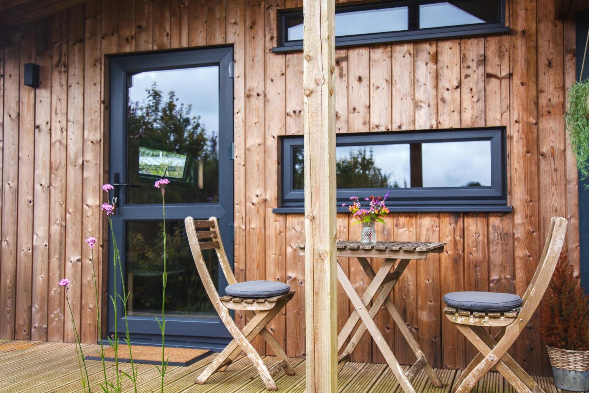 Luxury Glamping Cabin With Outdoor Bath On Cornish Flower Farm 트루로 외부 사진