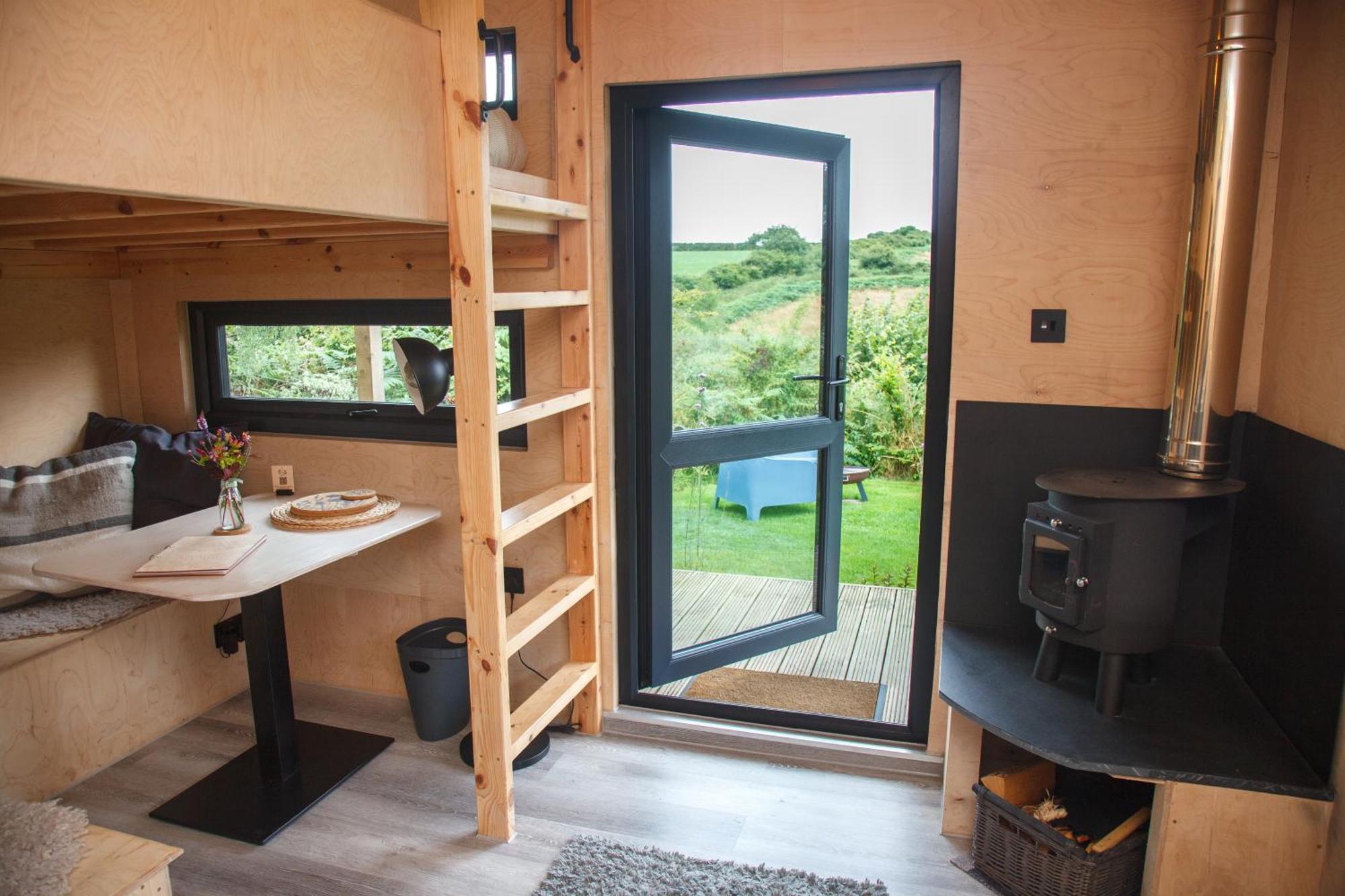 Luxury Glamping Cabin With Outdoor Bath On Cornish Flower Farm 트루로 외부 사진