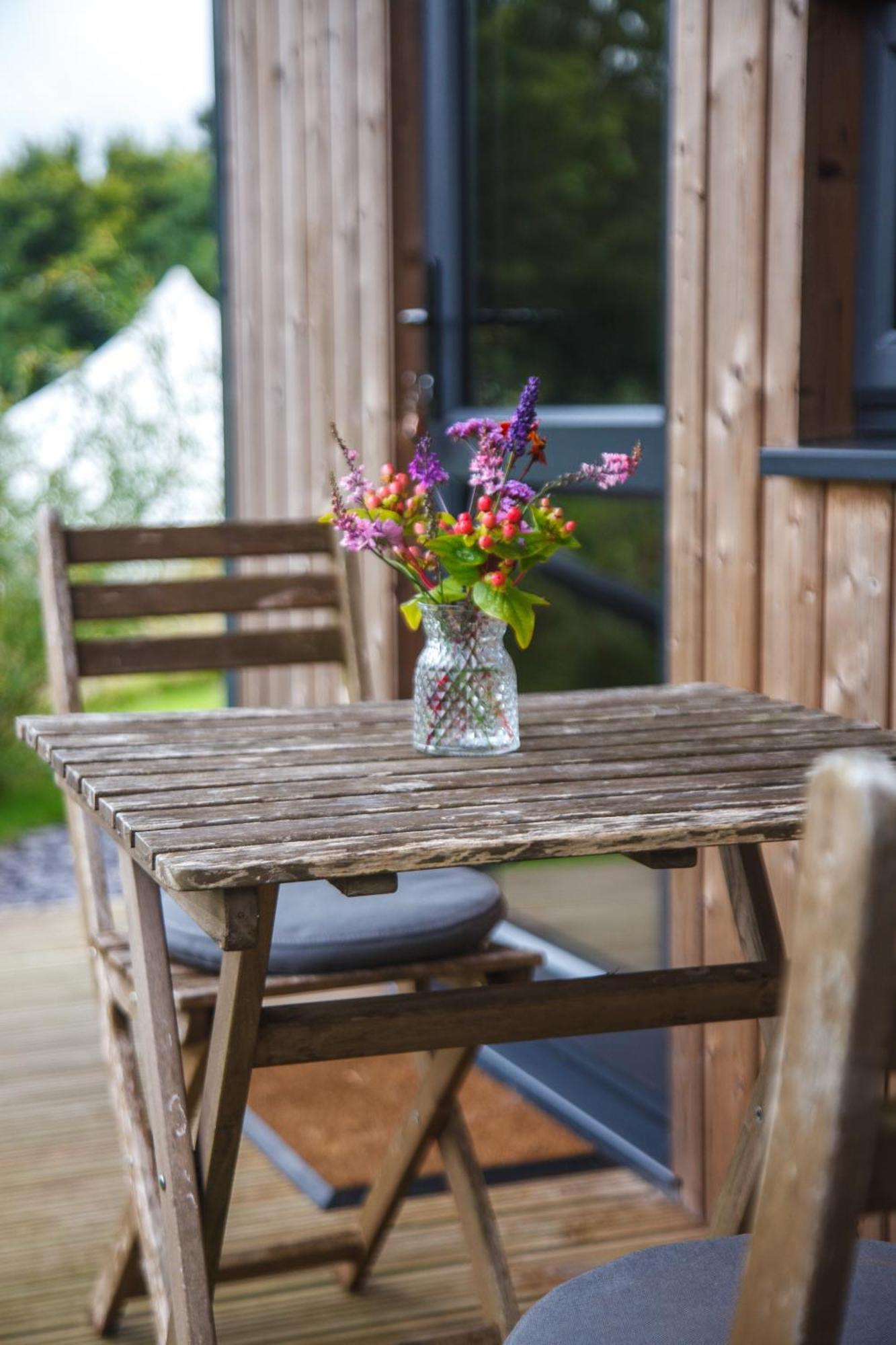 Luxury Glamping Cabin With Outdoor Bath On Cornish Flower Farm 트루로 외부 사진